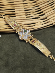 Serene Flora necklace