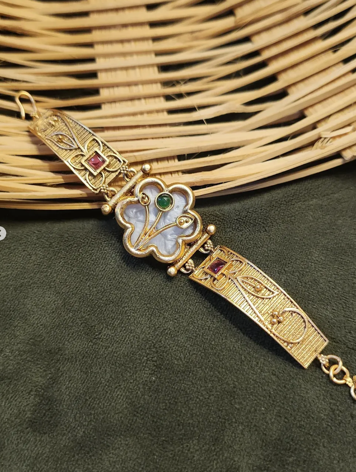 Serene Flora necklace