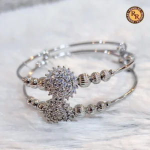 silver-cz-diamond-floral-cluster-bracelet-set-textured-bead-cz-flower-centerpiece-contemporary-bracelet-gifting-everyday-wear-wholesale-bracelets
